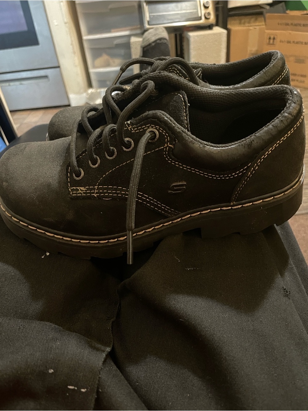 Skechers Parties Mate women’s 8.5 lace up oxford boots, black, chunky lug sole.